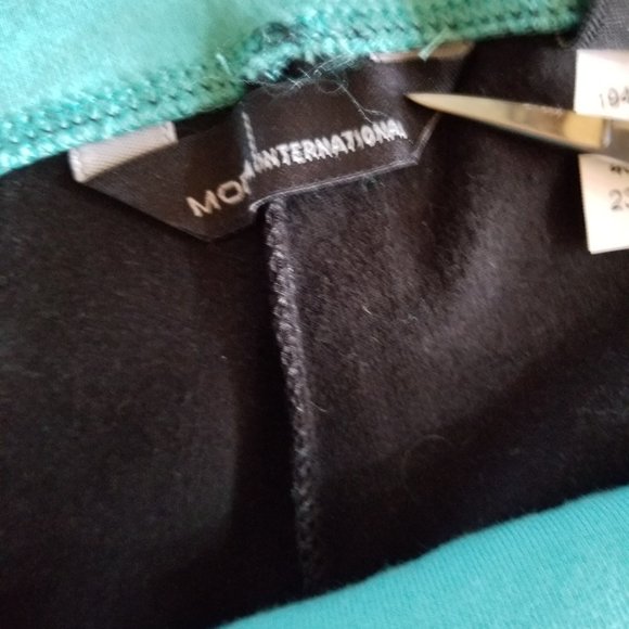 Moda International Victoria's Secret Foldover Bootcut Yoga Pant - Picture 4 of 9